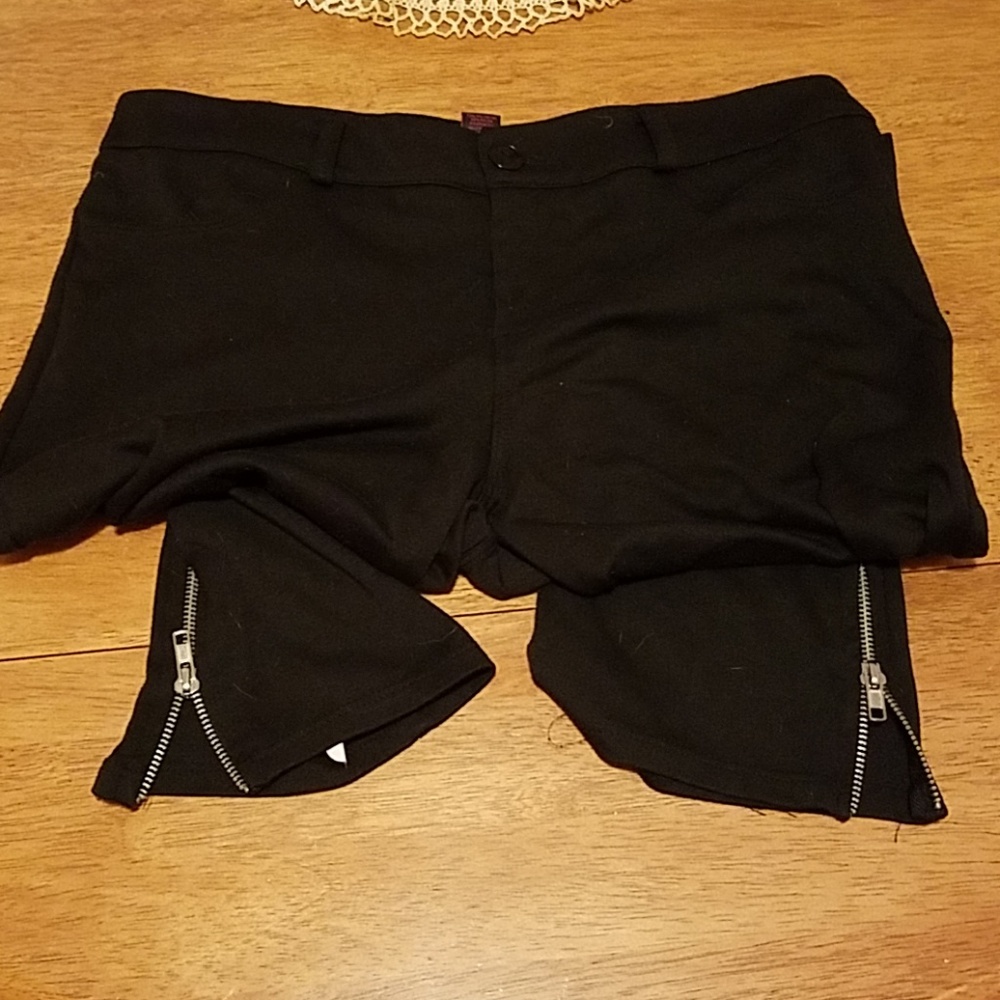 Black Stretchy Pants w/ zipper